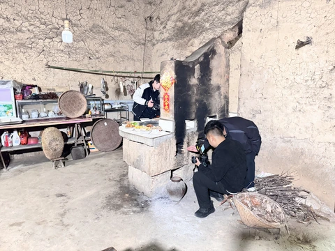 传统灶台与十大海影像记录